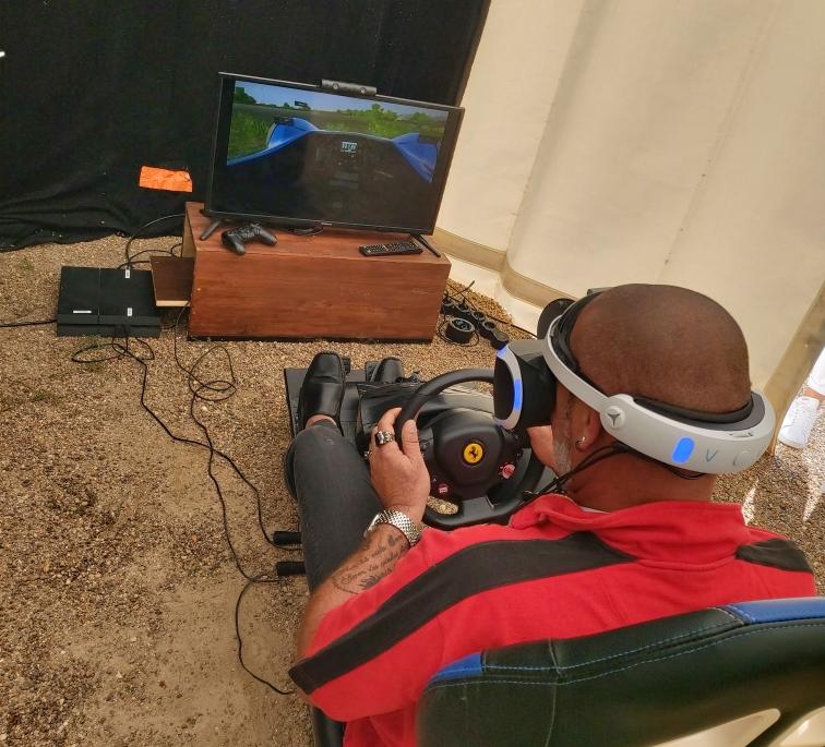 Expérience immersive de réalité virtuelle avec un casque moderne